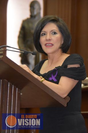 Llama Socorro Quintana a legislar en favor de las mujeres