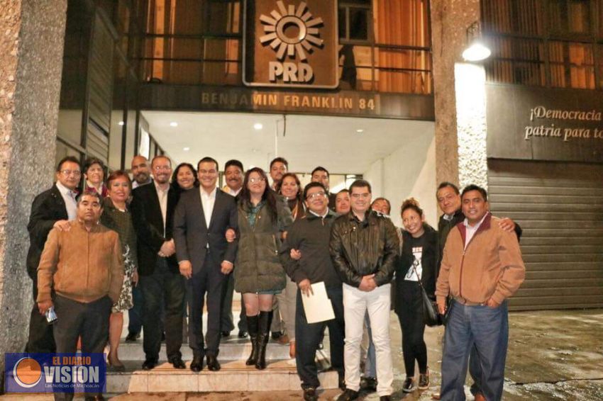 Dividido el PRD elige a Juan Zepeda como candidato a Edomex