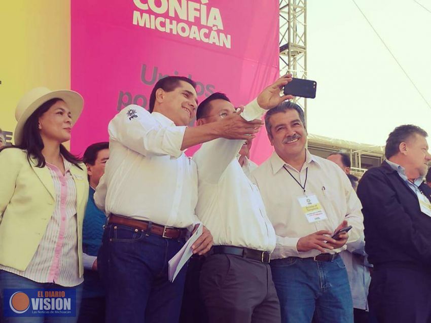 Plana mayor del PRD Nacional, en acto de Expropiación Petrolera.