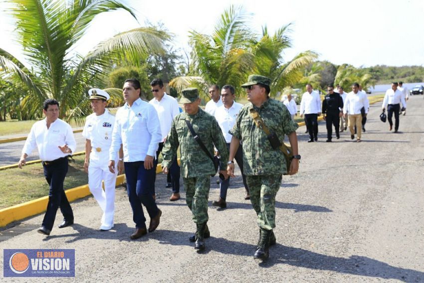 Revisa Gobernador estrategia de seguridad en Lázaro Cárdenas