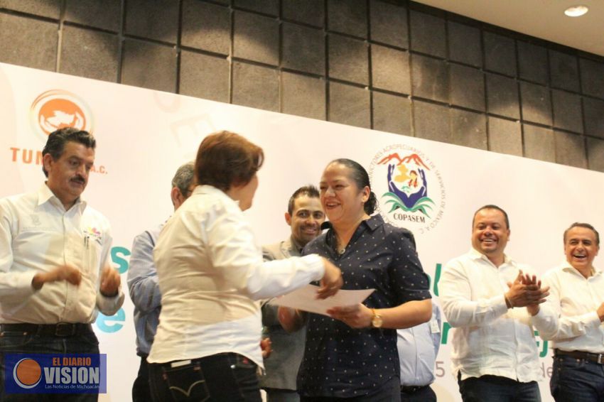 Designan a Jeovana Alcántar presidenta estatal de la Red de Mujeres en Michoacán 