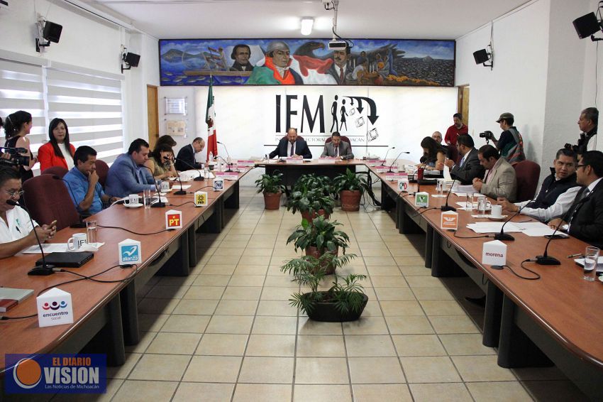 Aprueba IEM modificación de acuerdo para crear e incorporar diversas plazas al Servicio Profesional
