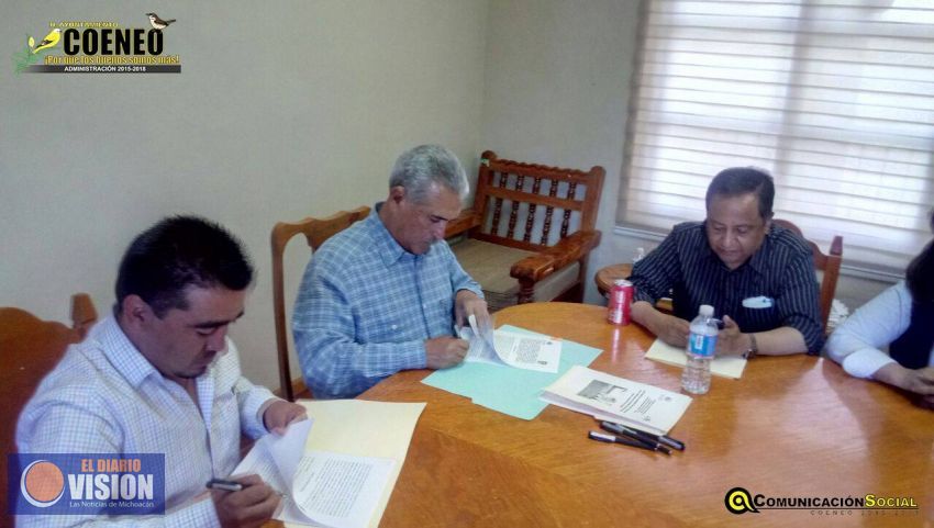 Firman convenio de coordinación Ayuntamiento de Coeneo y Cofom