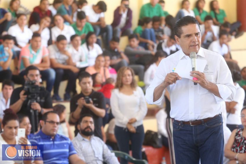 Con voluntad y compromiso, atendemos las necesidades de la gente: Silvano Aureoles
