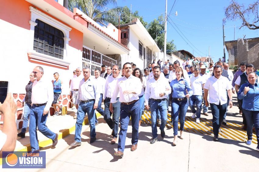Traer más obras y seguridad para Ziracuaretiro, mi compromiso: Silvano Aureoles