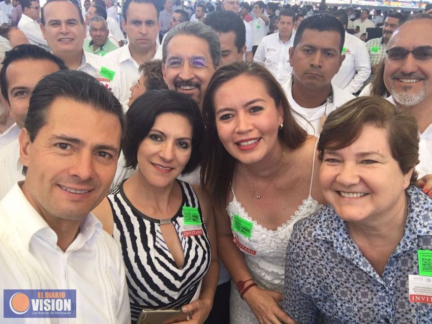 Presente UMSNH en apertura de la Terminal Especializada de Contenedores II del Puerto de LC