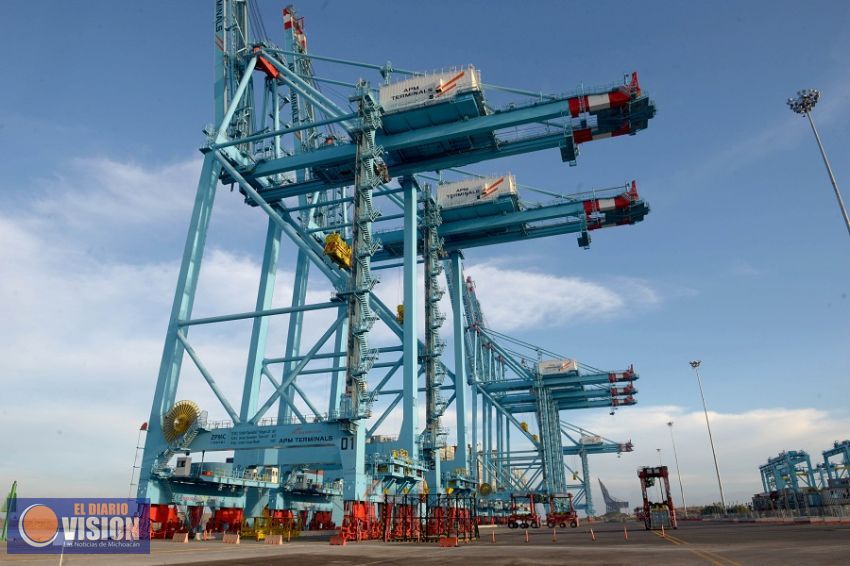 Puerto Lázaro Cárdenas puente al mundo: Iris Vianey Mendoza.