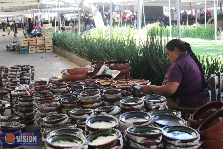 Arriban los primeros artistas populares a Uruapan
