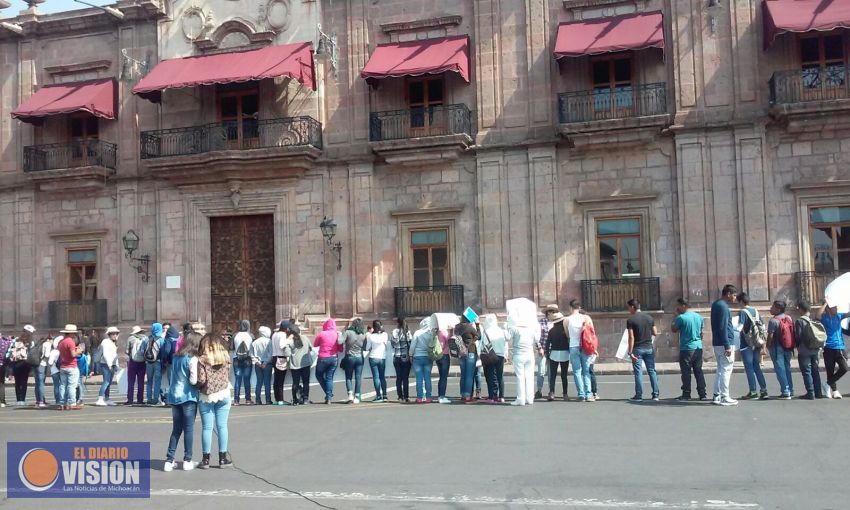 La FNRR bloquea Avenida Madero en el Centro Histórico.