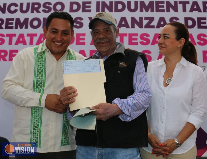 Entregan premiación a ganadores de Concurso de Indumentaria Tradicional