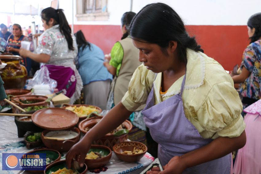 Todo un éxito, la Muestra Gastronómica Tradicional Purhépecha
