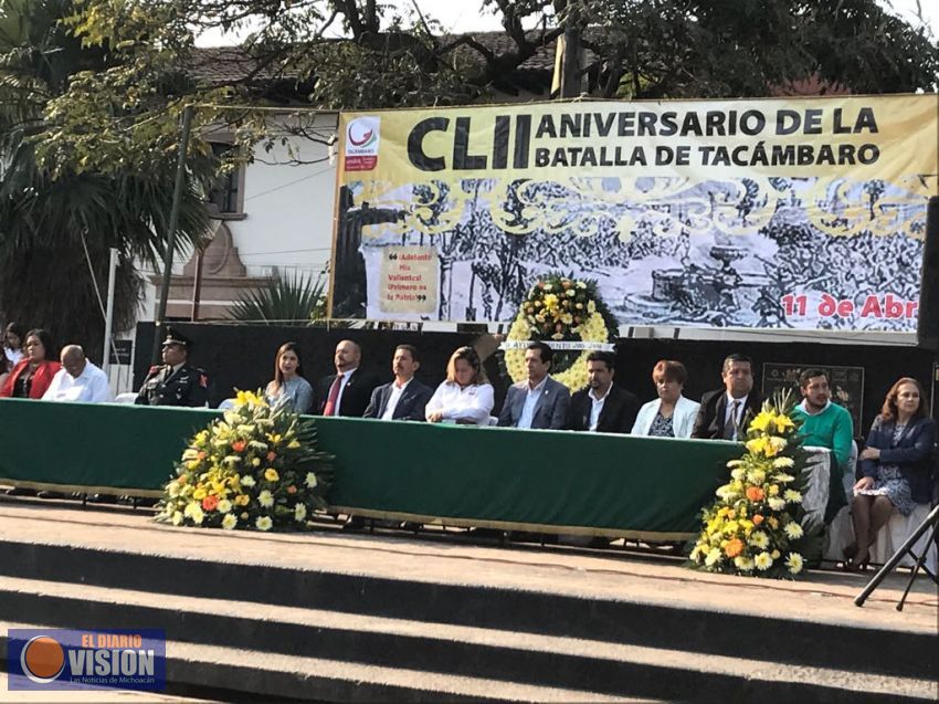 Encabeza titular del Icatmi ceremonia cívica en Tacámbaro  