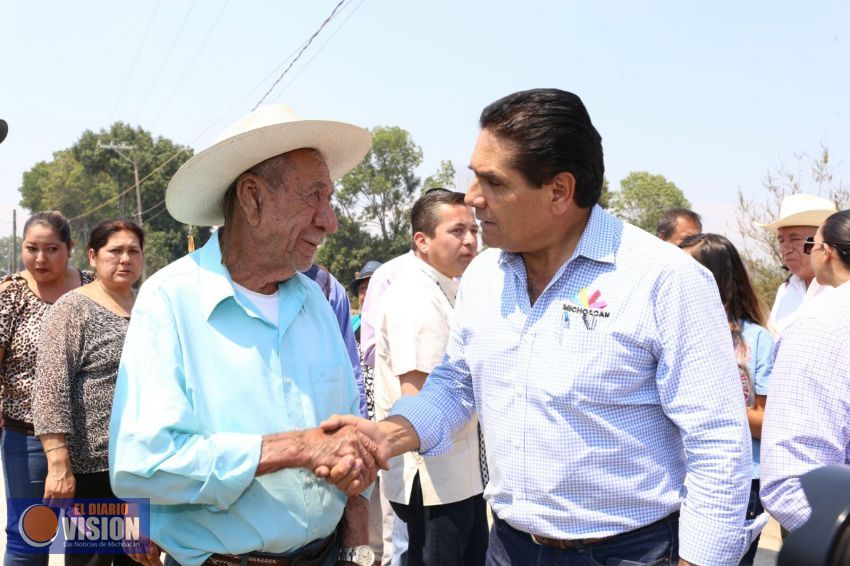 Mantiene Gobernador cercanía con la población para atender sus demandas