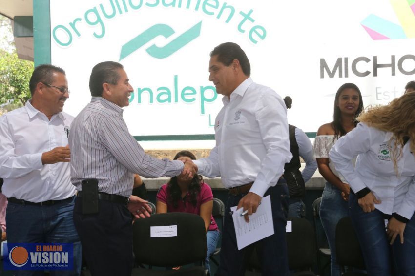 Invertir en la educación, nuestra mejor tarea: Silvano Aureoles