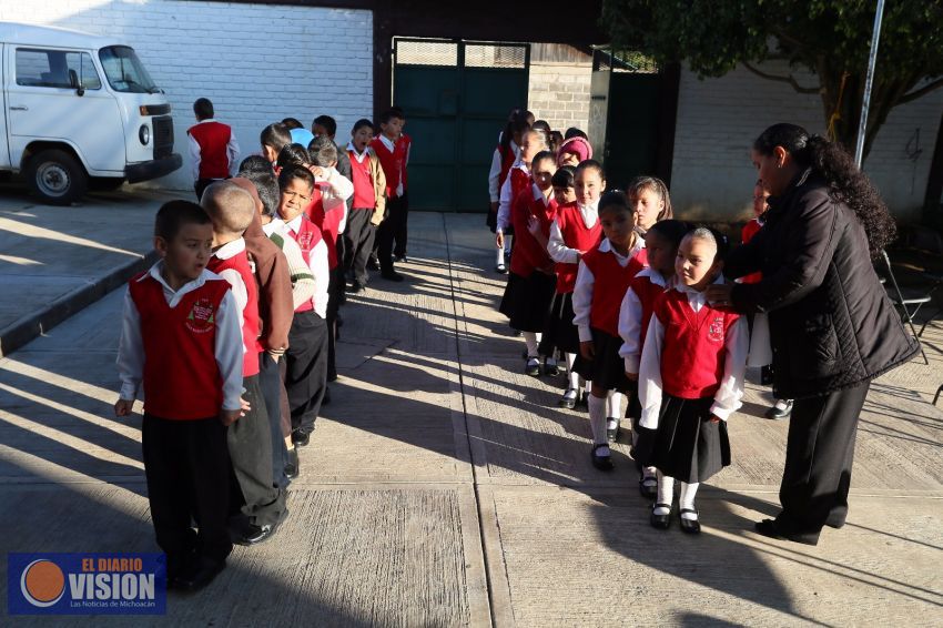 Concluyen días de descanso para más de 1 millón de estudiantes michoacanos