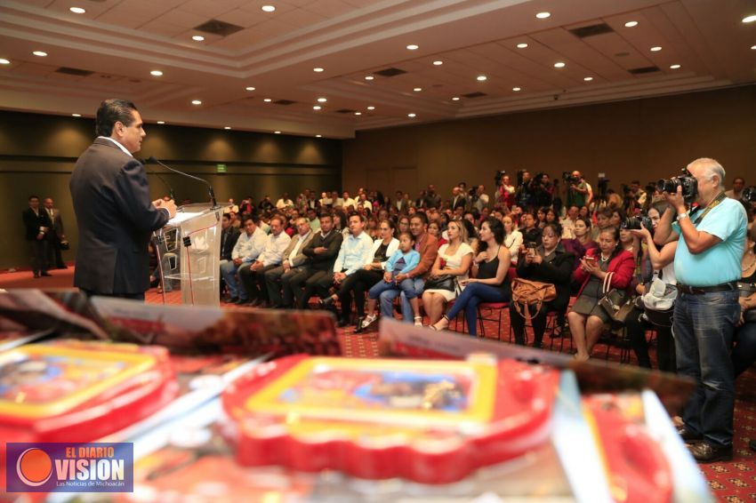 Soy un aliado del desarollo integral de las niñas y los niños: Silvano Aureoles