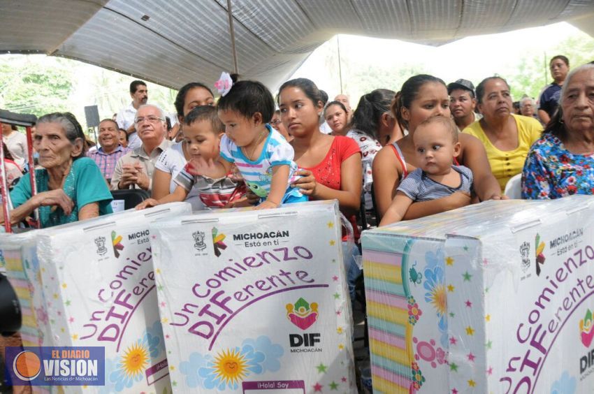 DIF Michoacán implementa acciones en beneficio de la población de Cenobio Moreno