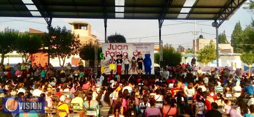 Juan Pablo celebra a los niños de Zacapu en su día