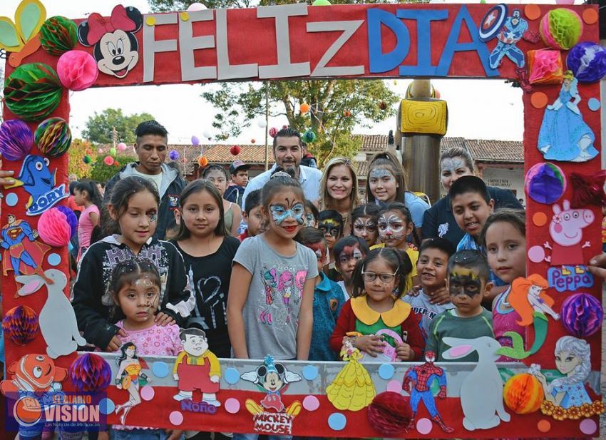 Todo un éxito festejo del Día del Niño en Erongarícuaro