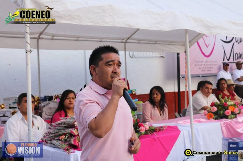 Con sorpresas y regalos, Ayuntamiento de Coeneo 