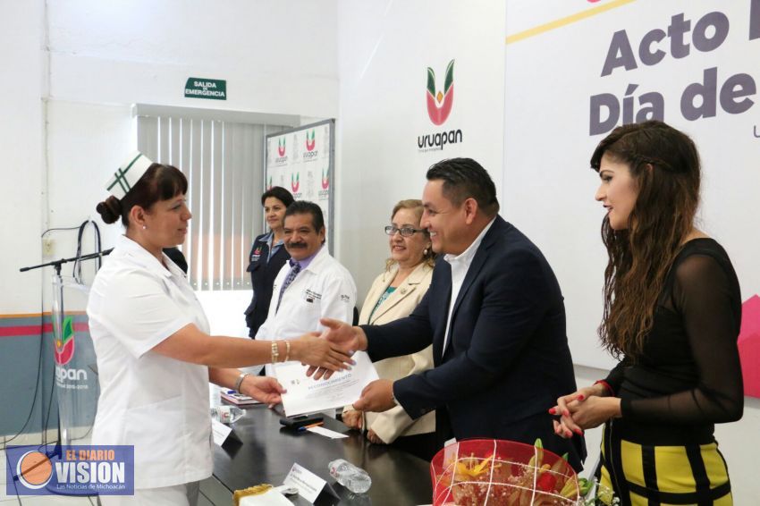 Reconoce Víctor Manríquez, labor de enfermeras de Uruapan y la región