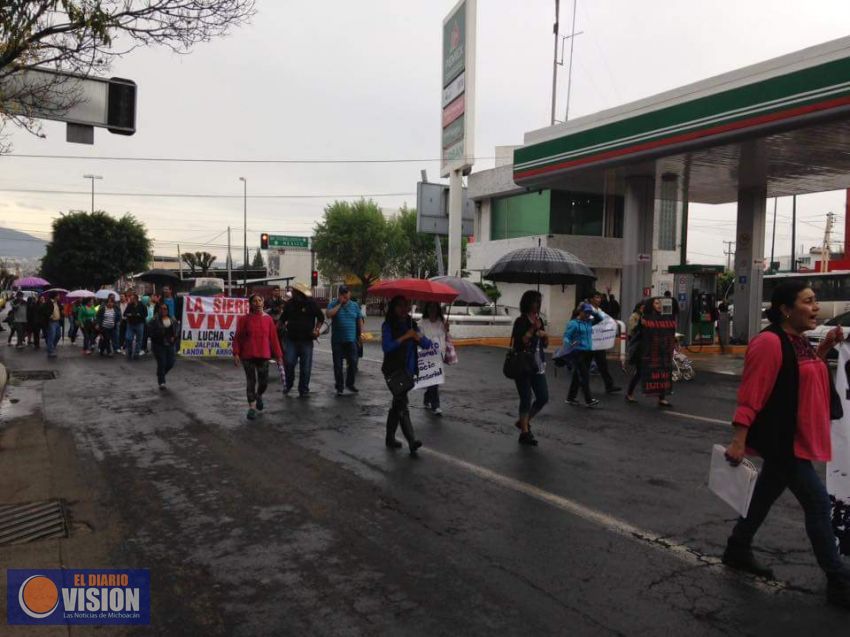 Sección XVIII del CNTE participa en mega marcha con motivo del Día del Maestro