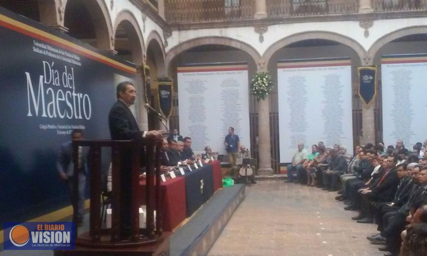 Gracias a nuestros maestros la Universidad es una de las mejores del pais: Medardo Serna 