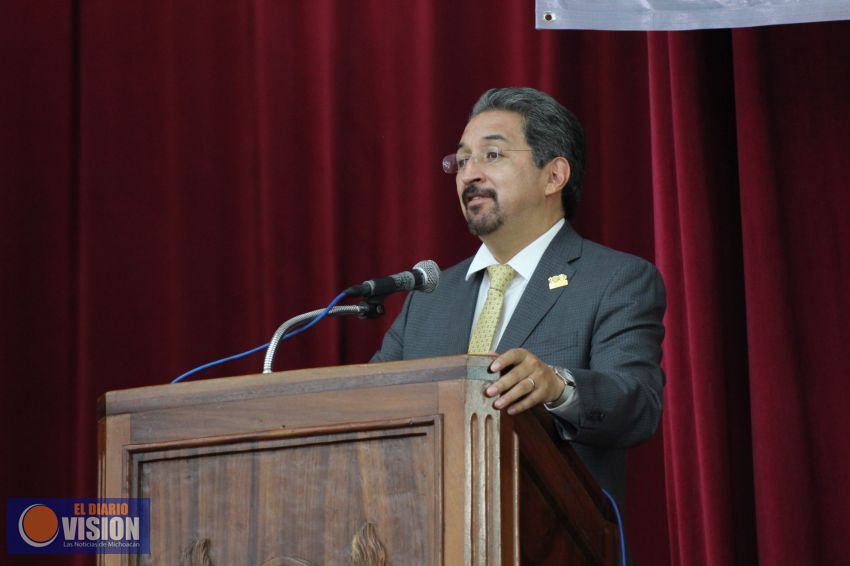 A trabajar por el bien común, invita Medardo Serna a jóvenes universitarios