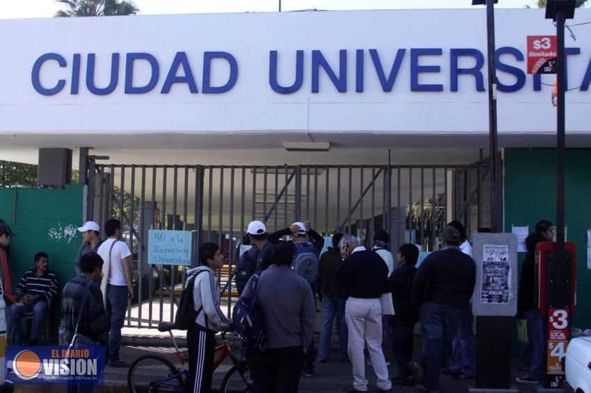 Toman Ciudad Universitaria moradores de la Casa del Estudiante Nicolaita