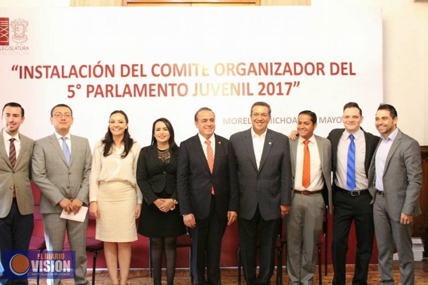 Instalan Comité Organizador del 5º Parlamento Juvenil