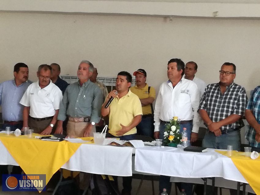 Benefician a ganaderos con programa de mejoramiento genético en Coeneo 