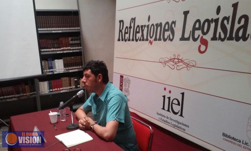 Dictan conferencia magistral 
