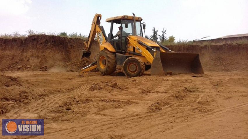 Ayuntamiento de Erongarícuaro brinda apoyo a los tabiqueros 