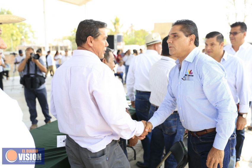 Revisan Silvano Aureoles y Comité Ciudadano proyectos para San Antonio La Labor 