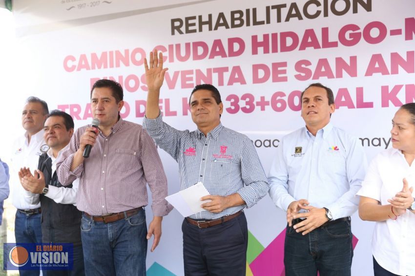 Inicia Gobernador rehabilitación de camino en Ciudad Hidalgo