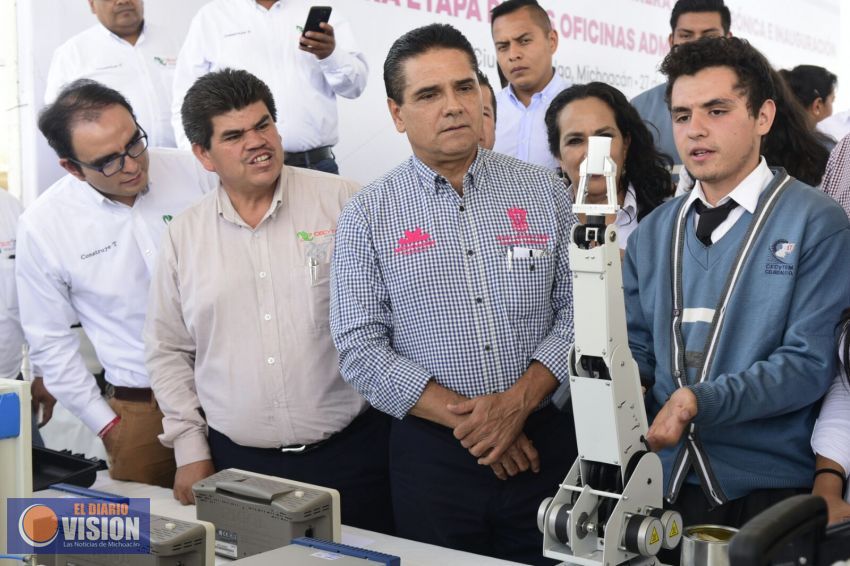Entrega Gobernador equipamiento y obras a Cecytem de Ciudad Hidalgo