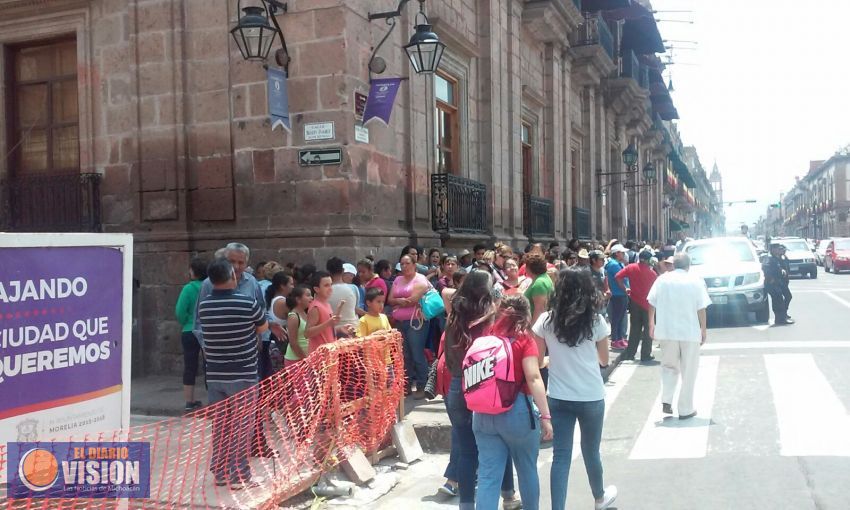 Antorchistas protestan en el Centro Histórico