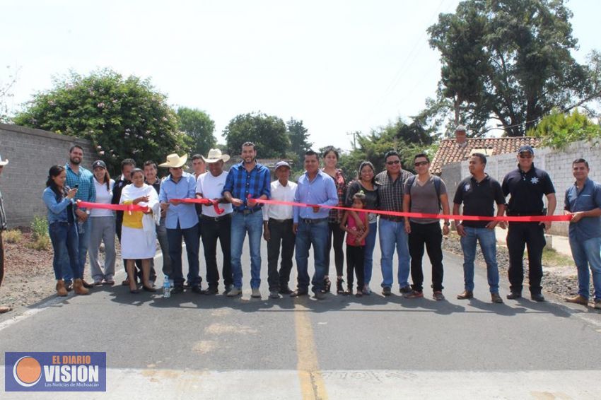Inauguran carretera en la comunidad de Nocutzepo, Erongarícuaro 