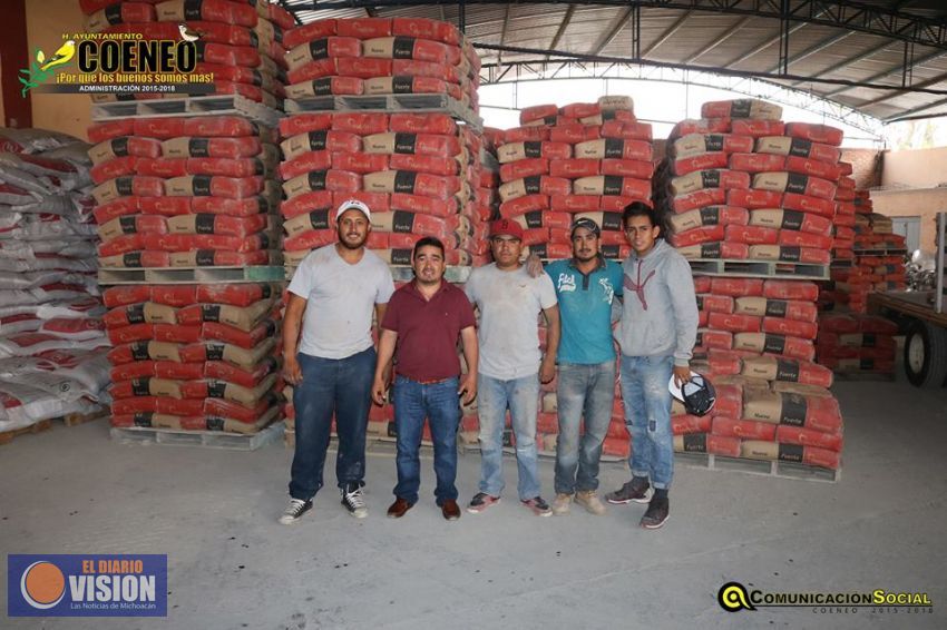 Comunidad de Coeneo es beneficiada con material para rehabilitación de vivienda