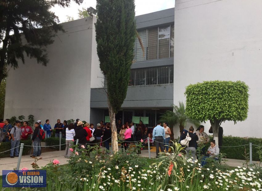  Falta de pago de prestaciones lleva a toma de Rectoría