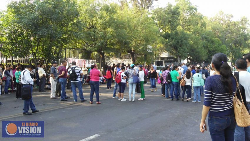 Continúa plantón de los profes en Finanzas, se retiran GOES 