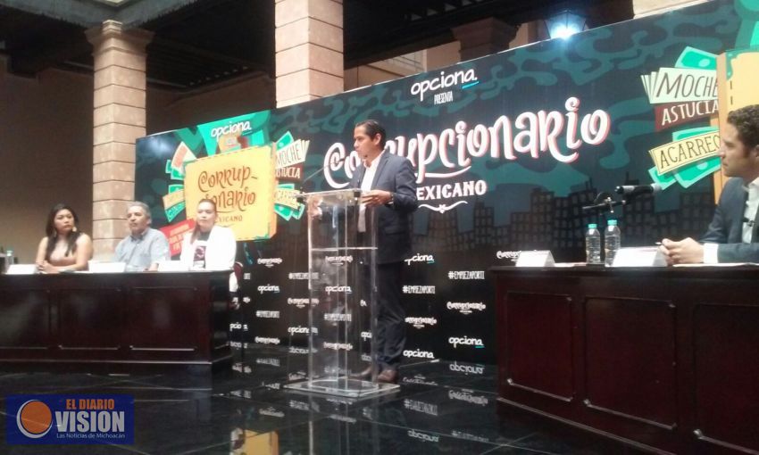 Presentan Corrupcionario Mexicano en el Congreso de Michoacán.