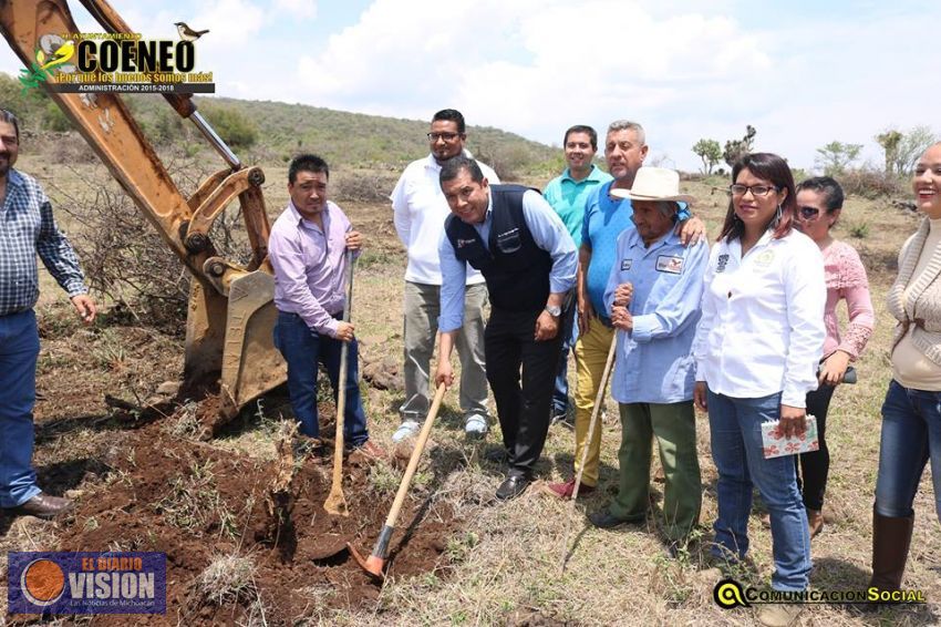 Presidente municipal de Coeneo arranca construcción de Telebachillerato en una comunidad