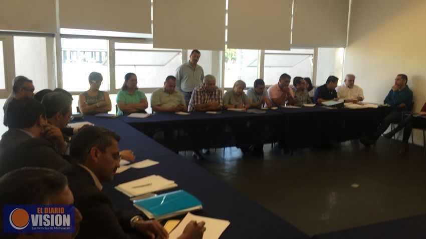 Denuncian venta de plazas del nuevo Sindicato en la UMSNH