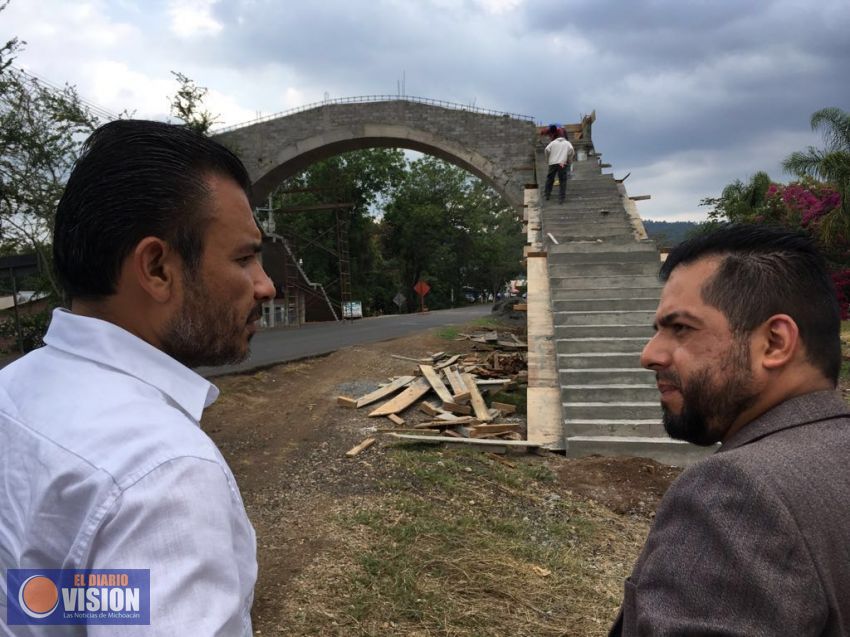 Supervisa Fidel Calderón obras en Ziracuaretiro