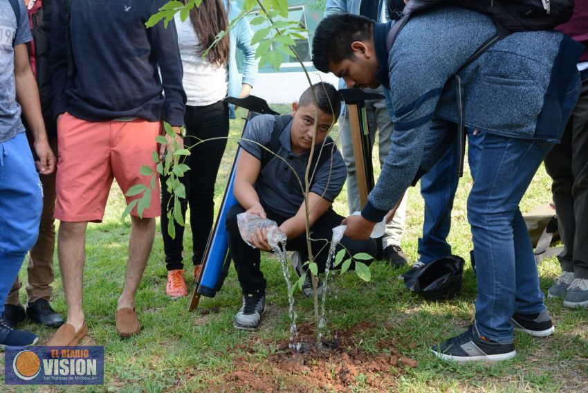 Estudiantes de Arquitectura participan en la reforestación de Ciudad Universitaria