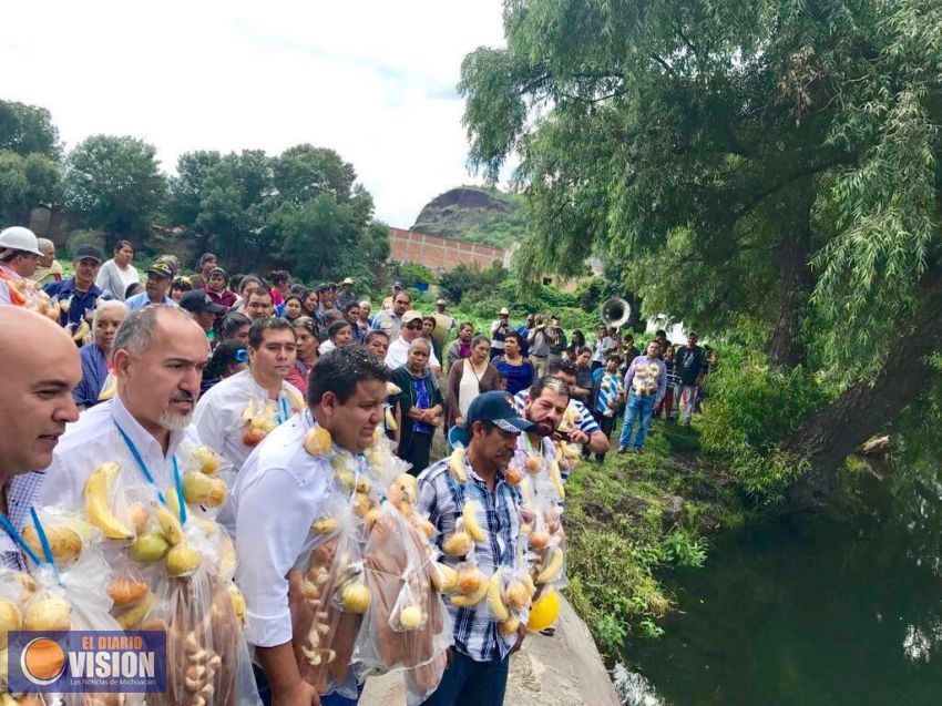 Juan Pablo cumple con rehabilitación de la compuerta del Río de Tarejero