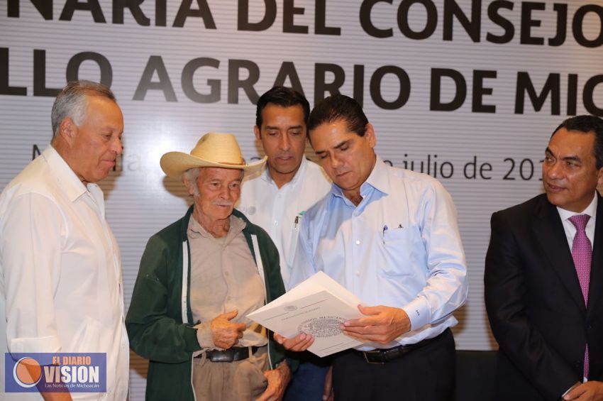 Pide Gobernador incluir cambio de uso de suelo en agenda del sector agrario