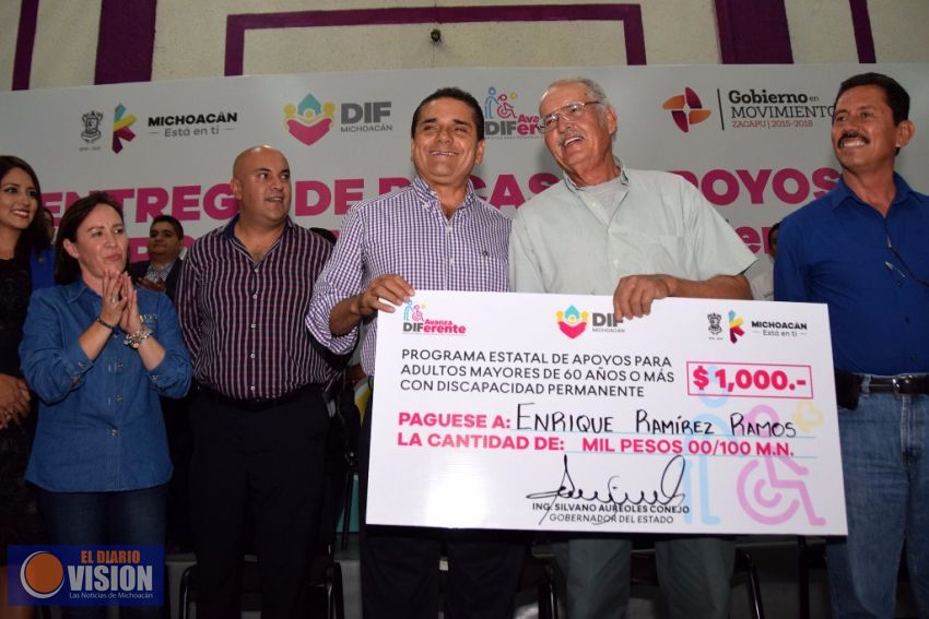 Beneficiarios de becas y apoyos de programa Avanza DIFerente se les pagará en agosto
