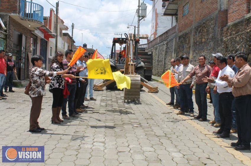 Ayuntamiento de Paracho arranca obras en Cheranástico